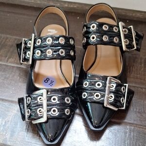 Stylish Black Women's Shoes with Buckle Detail